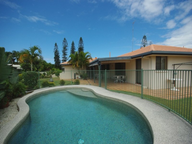 8 Intrepid Drive, Mermaid Waters, QLD 4218