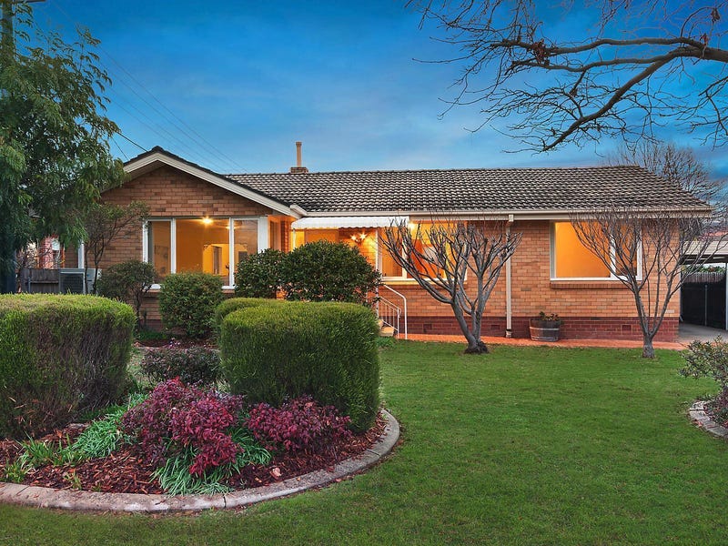 17 Steele Street, Hackett, ACT 2602 Property Details