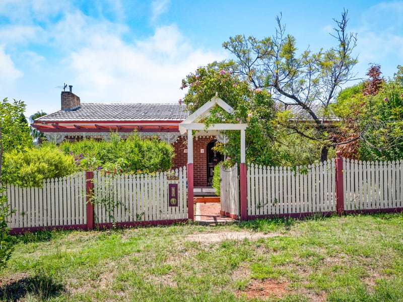 302 Highview Crescent, Lavington, NSW 2641 Property Details