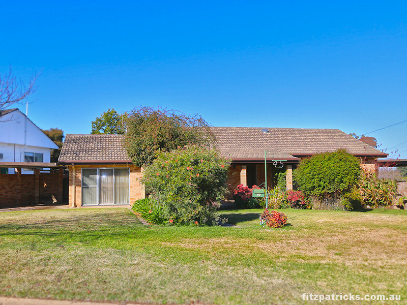 45 White Avenue, Kooringal, NSW 2650 Property Details