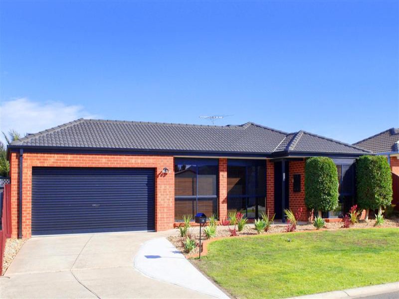 18 Honeysuckle Avenue, Hillside, VIC 3037