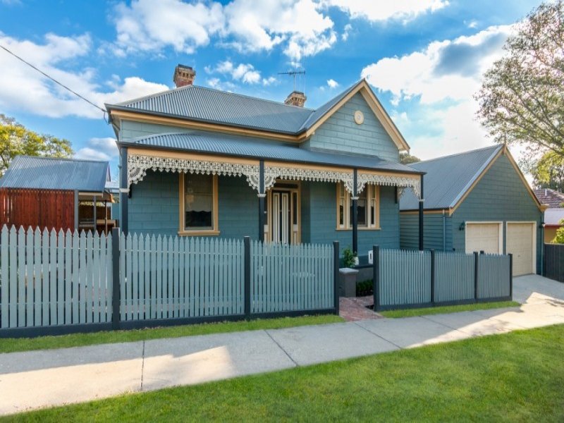 32 Russell Street, Quarry Hill, VIC 3550
