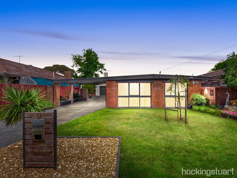 9 Essex Drive, Melton, Vic 3337 Property Details