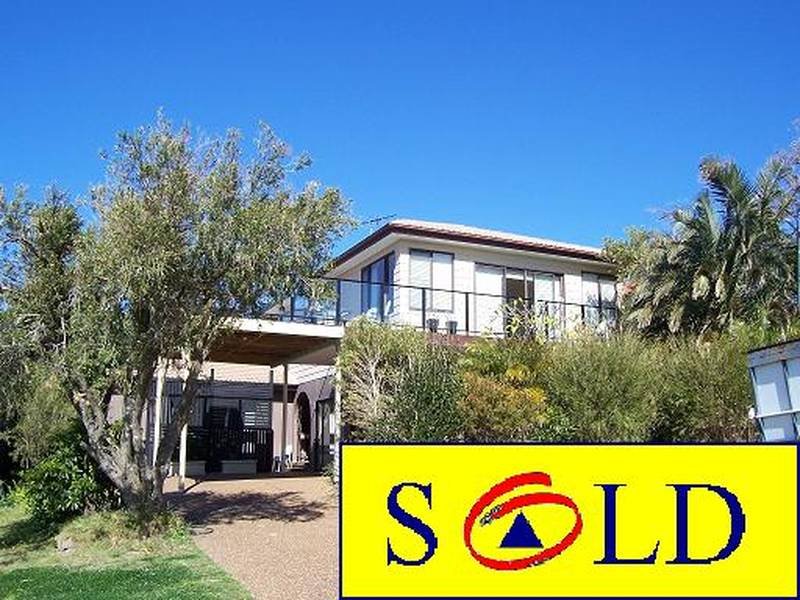 12 Park Avenue, Caves Beach, NSW 2281