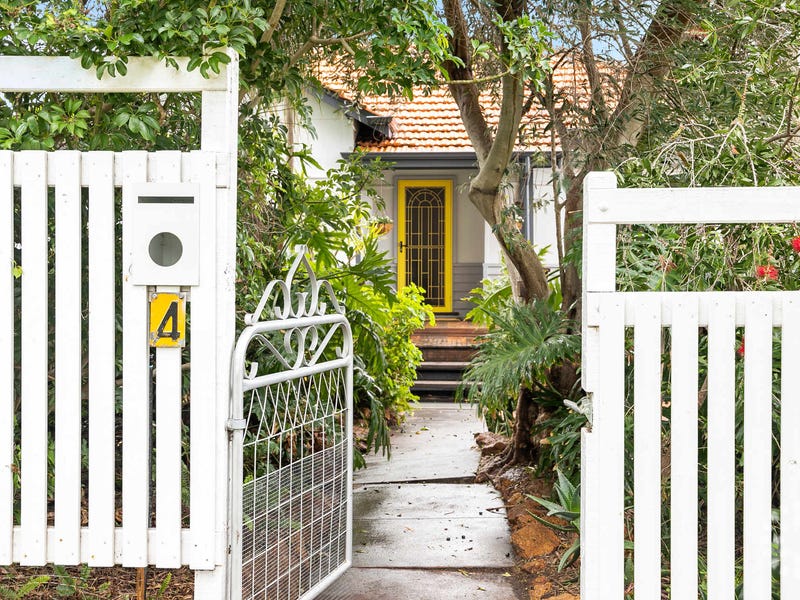 4 Snook Crescent, Hilton, WA 6163 Property Details