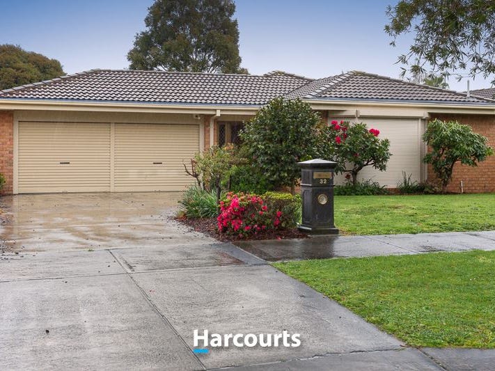 32 St Boswells Avenue, Berwick, VIC 3806