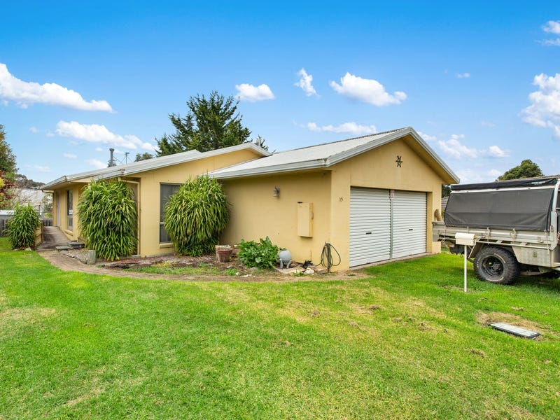 15 Harnham Drive, Bairnsdale, Vic 3875 House for Sale