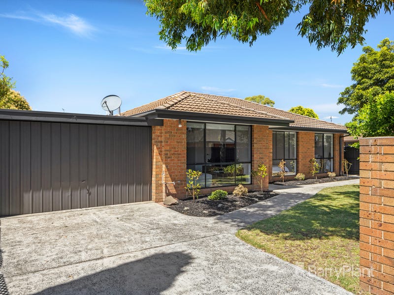 74 Swan Walk, Chelsea, Vic 3196 Property Details