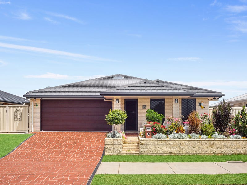 106 Bongaree Avenue, Bongaree, QLD 4507