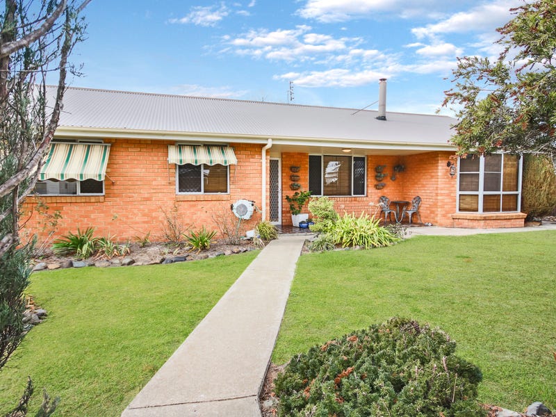 122 Bulwer Street, Tenterfield, NSW 2372 Property Details