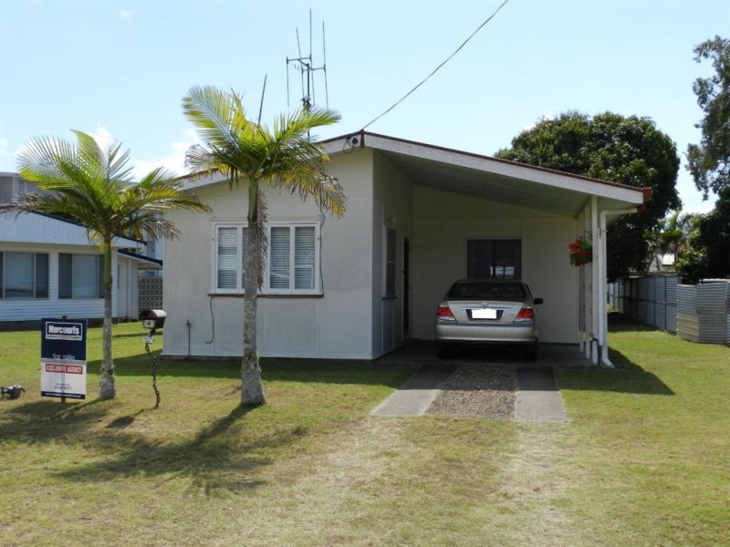 4 Ocean Street, Torquay, QLD 4655