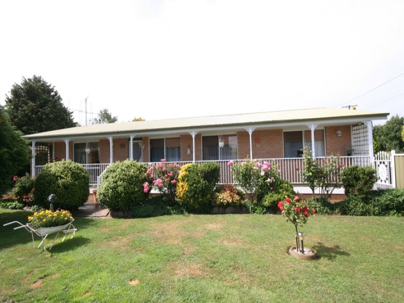 10 Strathroy Avenue, Oberon, NSW 2787 Property Details