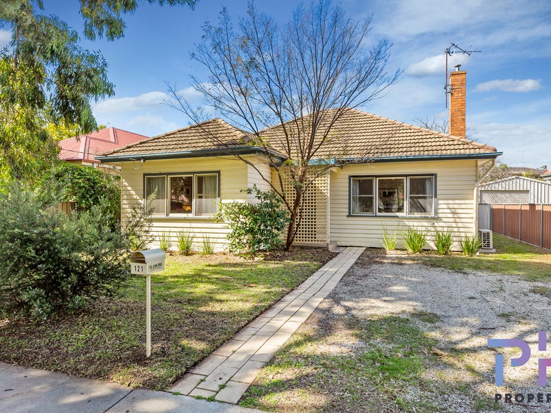 121 Havlin Street E, Flora Hill, VIC 3550