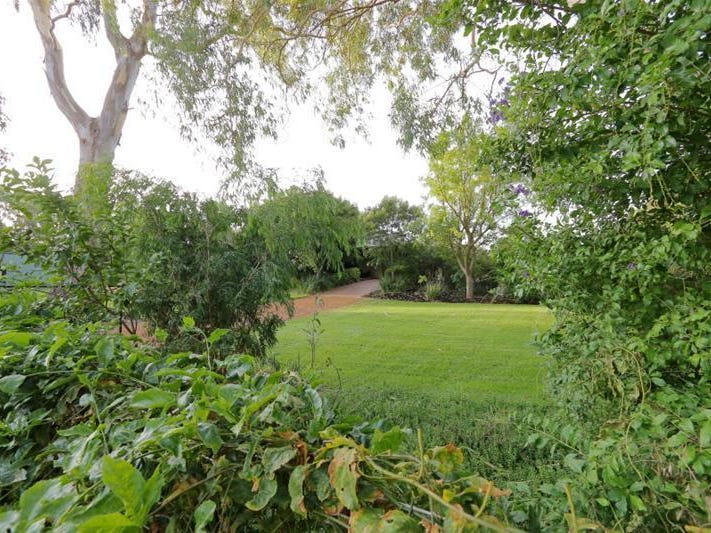 72 Archibald Street, Muchea, WA 6501