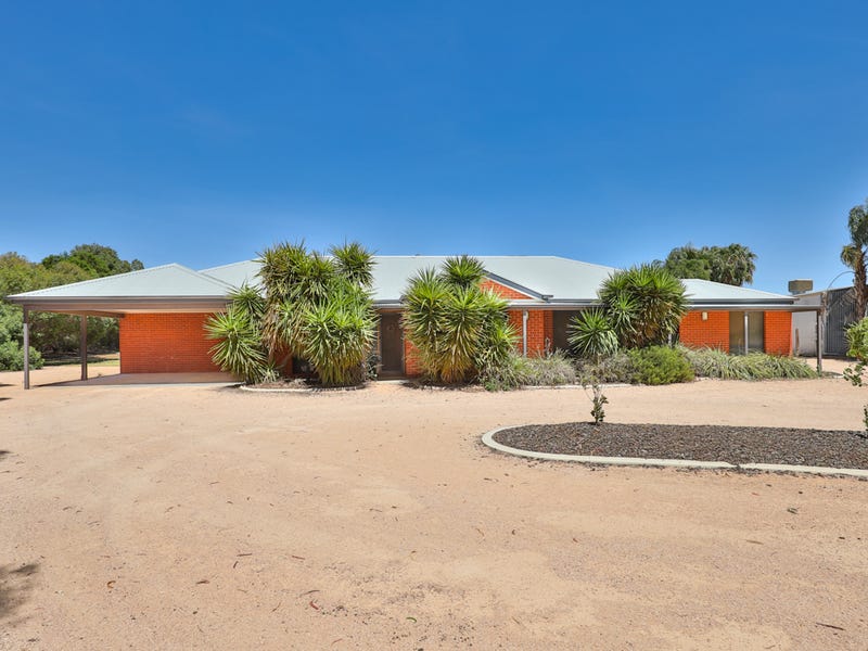 8 Bushland Rise, Koorlong, VIC 3501