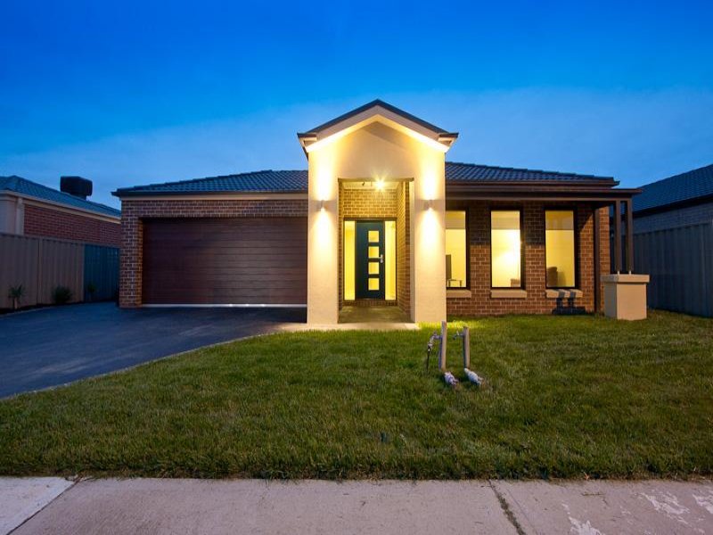 32 Bradford Drive, Cranbourne, Vic 3977 Property Details