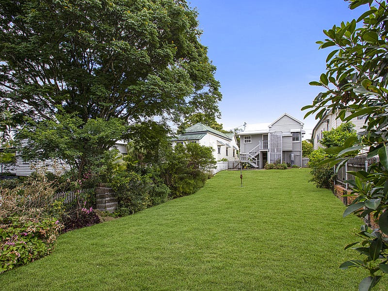 104 Dunellan Street, Greenslopes, Qld 4120 House for Sale