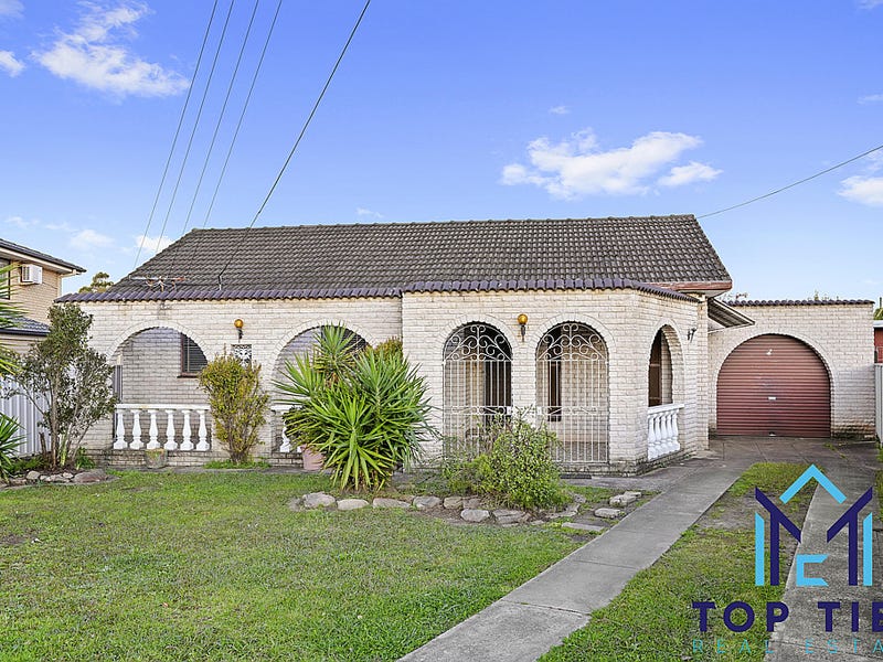 18 Grimson Crescent, Liverpool, NSW 2170 Property Details