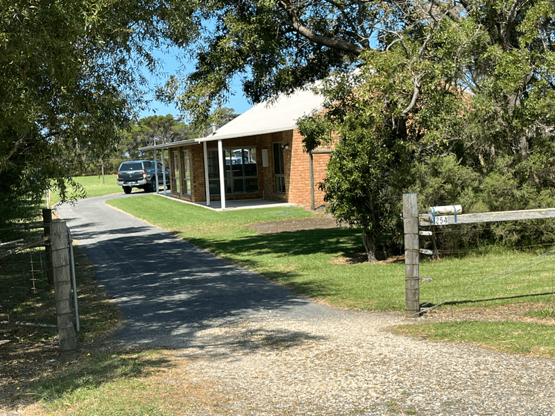254 Gibsons Road, Sale, Vic 3850 House for Sale