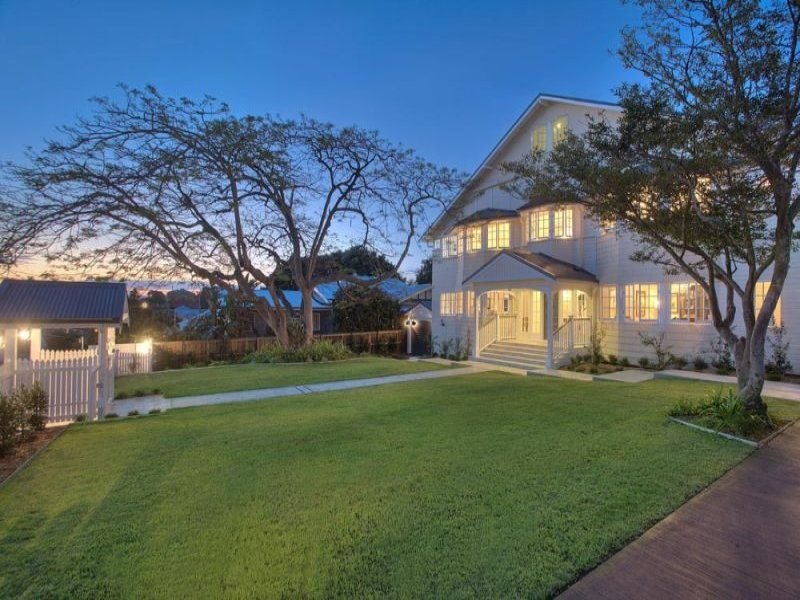 18 Creswick Street, Clayfield, Qld 4011 Property Details