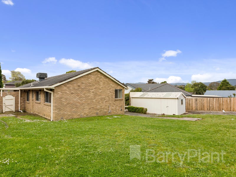 18 St Clair Road, Wantirna South, VIC 3152