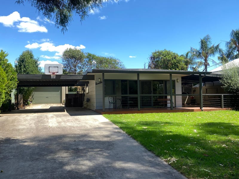 1 Graham Avenue, Bundalong, Vic 3730 House for Rent