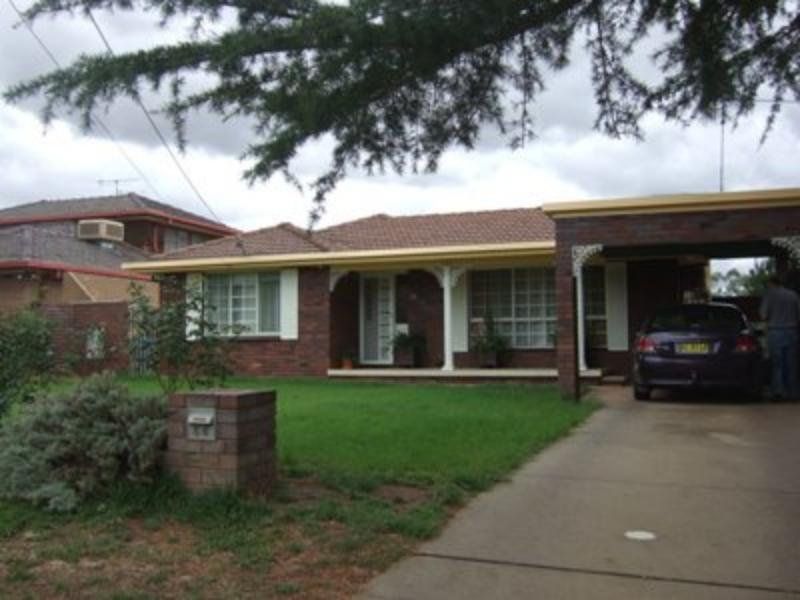 56 Graham Street, Lake Albert, NSW 2650