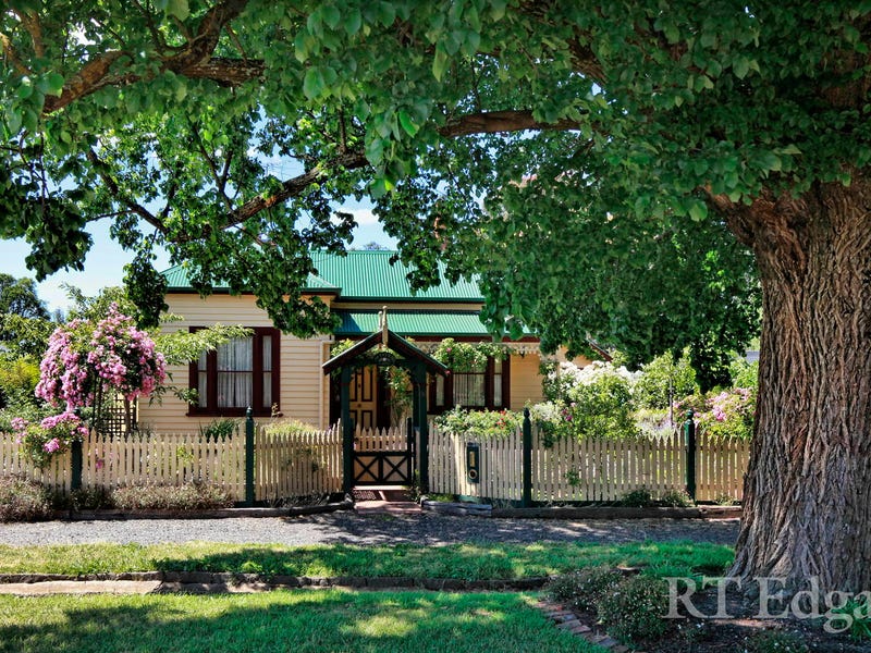 36 Dunsford Street, Lancefield, Vic 3435 Property Details