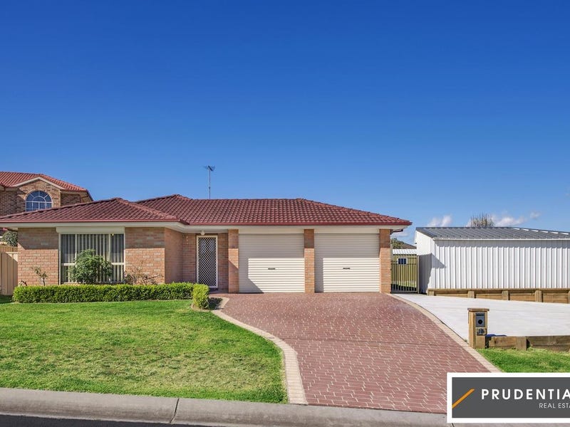 13 Denfield Circuit, St Helens Park, NSW 2560