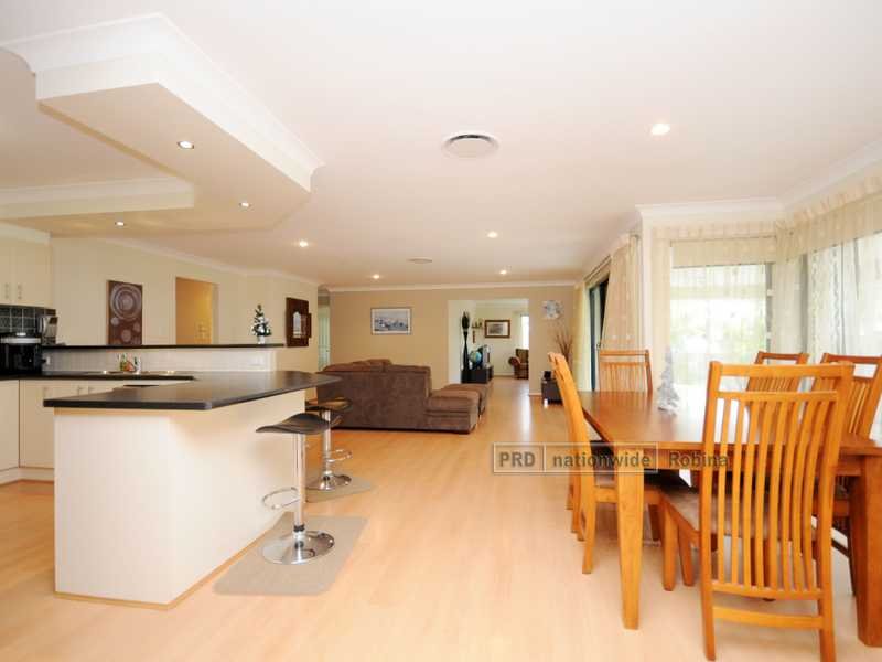 75 Clover Hill Drive, Mudgeeraba, Qld 4213 Property Details