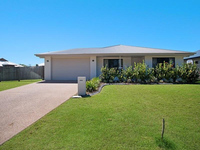 15 Bluff Street, Bushland Beach, Qld 4818