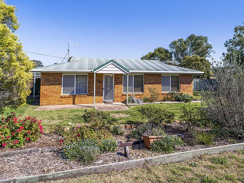 13 Petersens Road, Kingsthorpe, QLD 4400