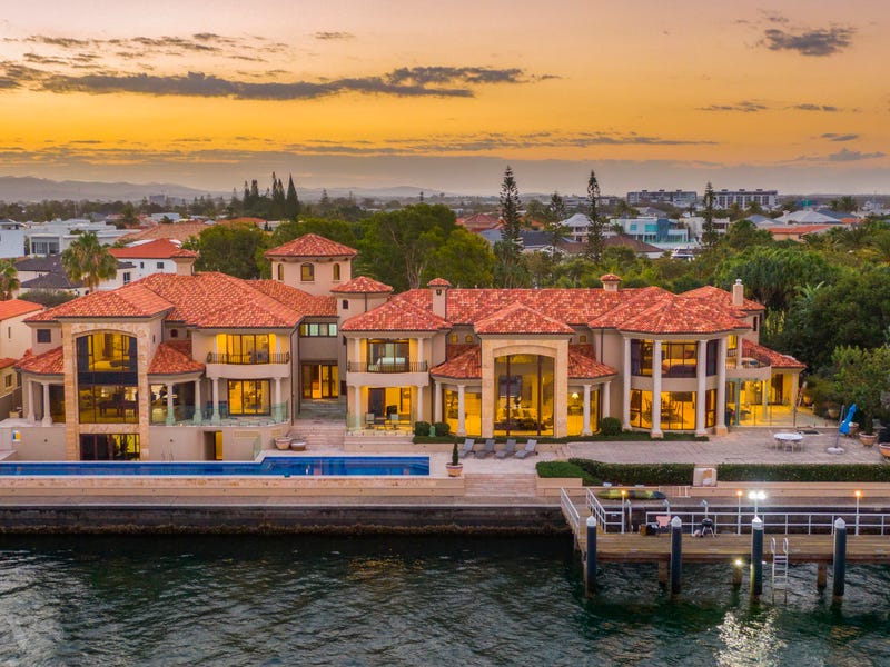 37 Sir Lancelot Close, Sovereign Islands, Qld 4216 House for Sale