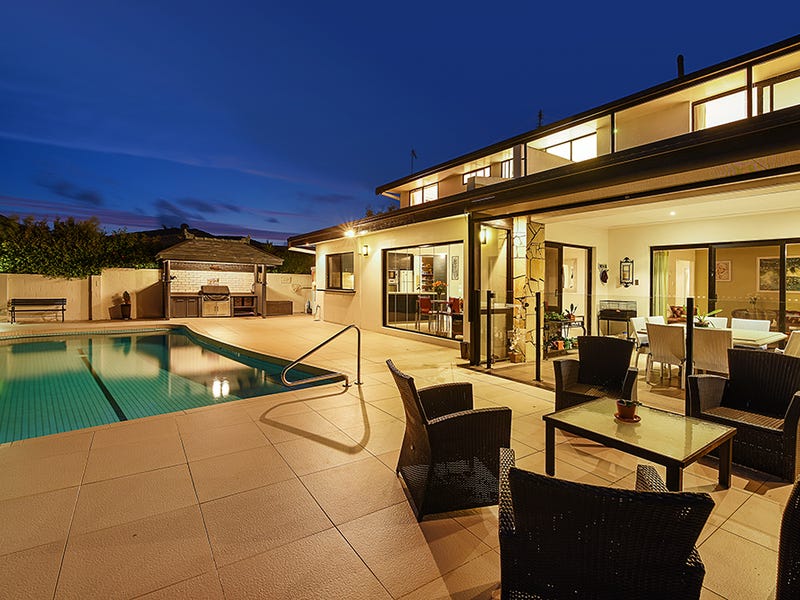 18 Tosti Street, Sorrento, Qld 4217 Property Details