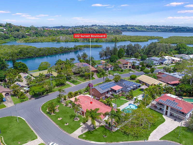 102 Sunset Boulevard, Tweed Heads West, NSW 2485