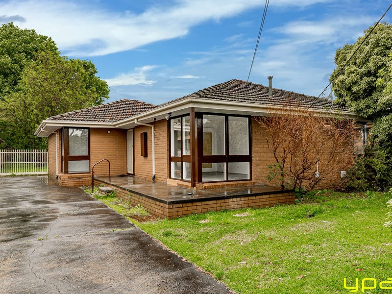 16 Rosalie Avenue, Cranbourne, VIC 3977