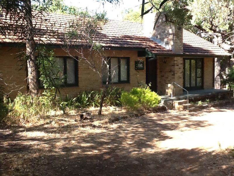 196 Grove Road, Lesmurdie, WA 6076