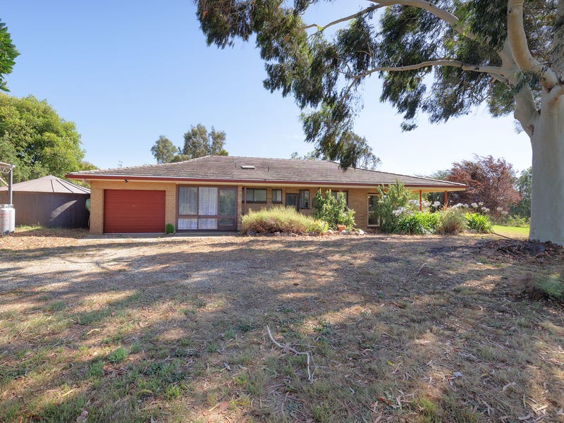 631 Bryants Gap Road, Tallangatta, Vic 3700 House for Sale