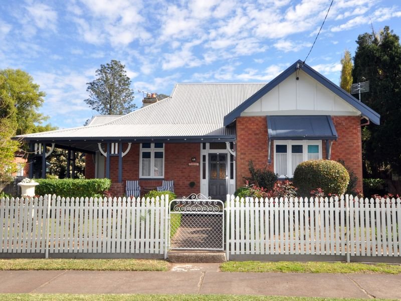 12 King Street, Lorn, NSW 2320 Property Details