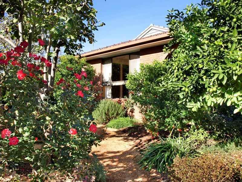 18 Jeffrey Drive, Ringwood, Vic 3134 Property Details