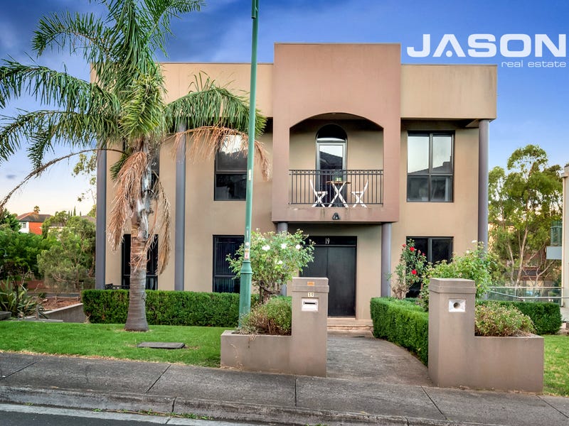 19 Wallace Drive, Greenvale, VIC 3059