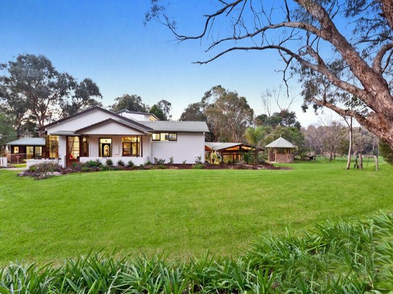 411 Yan Yean Road, Yarrambat, Vic 3091 Property Details