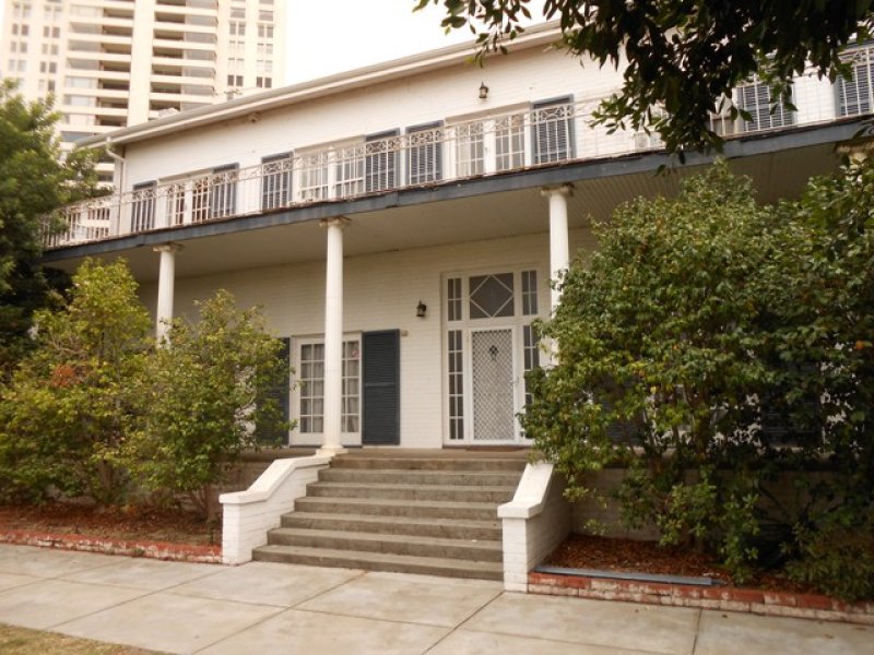 8 Kings Park Avenue, Crawley, WA 6009