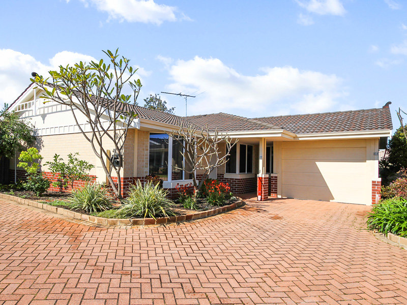 32 Towncentre Drive, Thornlie, WA 6108 Property Details
