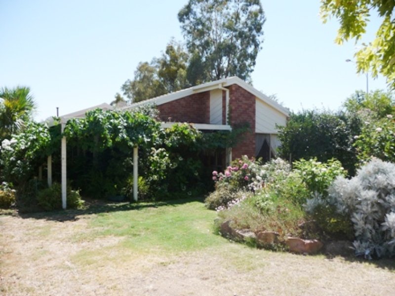 2 Golflinks Avenue, Wodonga, Vic 3690 Property Details