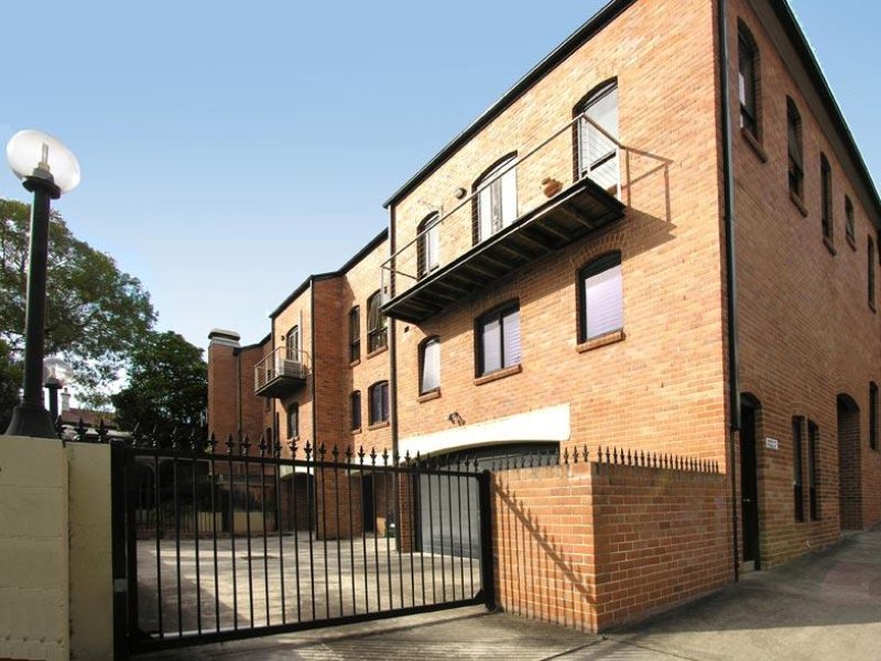 10/15 Hubert St, Leichhardt, NSW 2040 Property Details