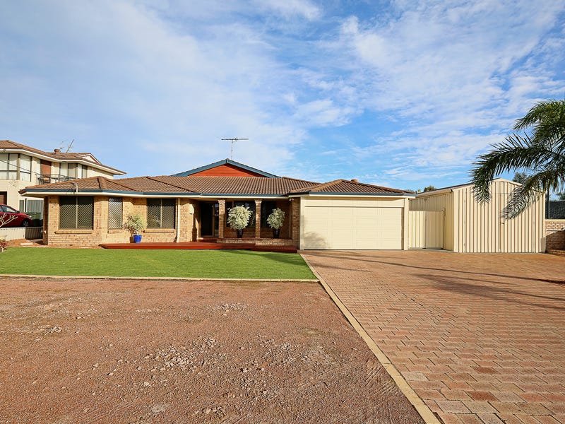 2 Armstrong Street, Halls Head, WA 6210