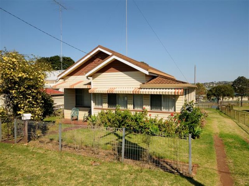 19 Hagan Street, North Toowoomba, QLD 4350