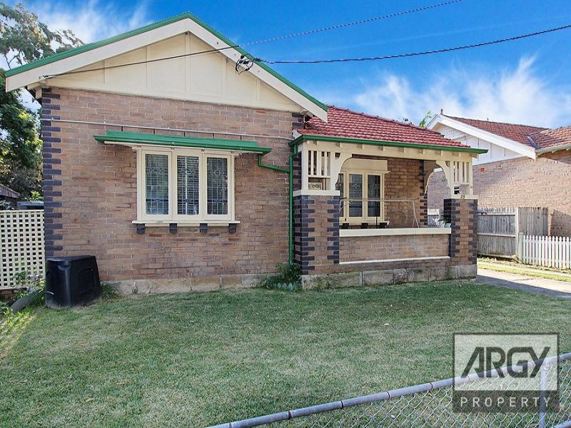 35 Hampton Court Road, Carlton, NSW 2218 Property Details