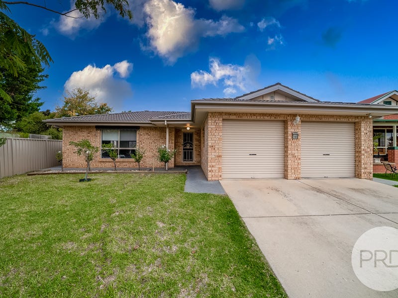 16 Paldi Cres, Glenfield Park, NSW 2650